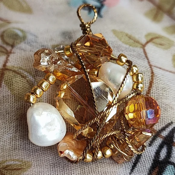 Wire Wrapped Gold Tone Faux Pearl Crystal Shell Mixed Media Necklace Pendant EUC - Picture 2 of 10